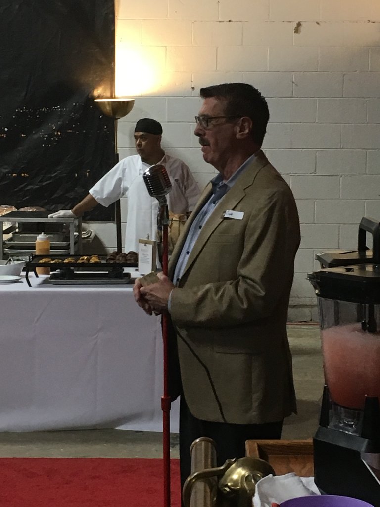 OfficialSDSA's tweet photo. #TBT to SDSA Atlanta's Spring Party. Special Thanks to Rich Reems for hosting, SDSA Business mems GA Prop Source &amp; #BloomAtlanta. Also thanks #AtlantaPartyRentals &amp; #IbizaCatering 4 great food.
#OfficialSDSA #SpringParty #SDSAAtlanta #ATL #SetDecorator #Prophouse #Flowershop https://t.co/CjFEqp0iTT
