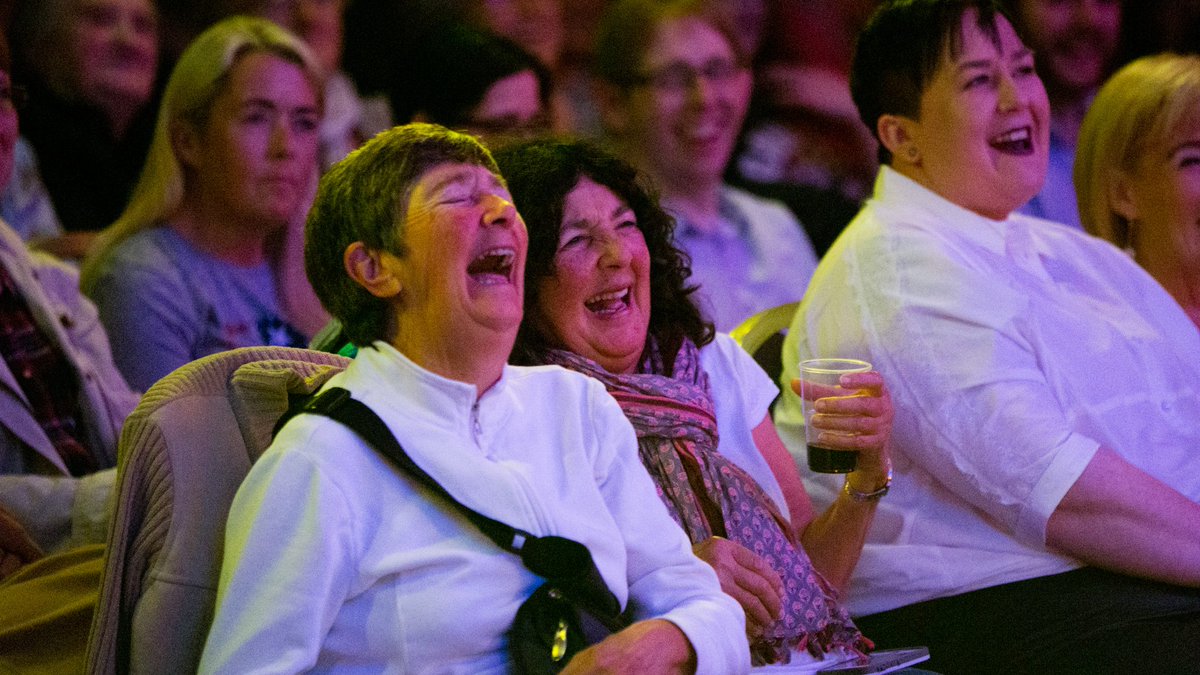 CatLaughsComedy's tweet photo. #FestivalFlashbacks
#FridayFeeling
55 days til #CatLaughs! https://t.co/kBoBZwYggl https://t.co/oROhRFbOn8
