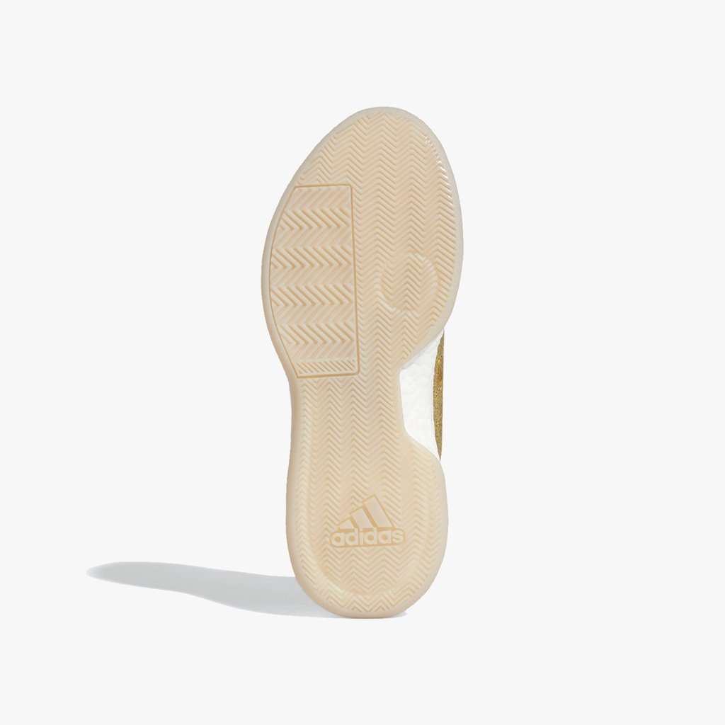 sneakersnstuff's tweet photo. The @adidas Marquee Boost Low has now released online & in-store (Paris) --- https://t.co/o5S9T8MPZt
#adidasPerformance
#MarqueeBoost
#adidasMarquee https://t.co/PNa15l2wiK