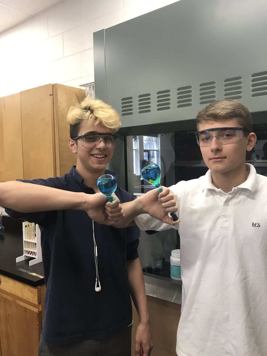 StephJackman4's tweet photo. Today we learned how to calculate concentration and prepare a standard solution. #LabEveryday #LCSlearns https://t.co/cUHtmvytIw
