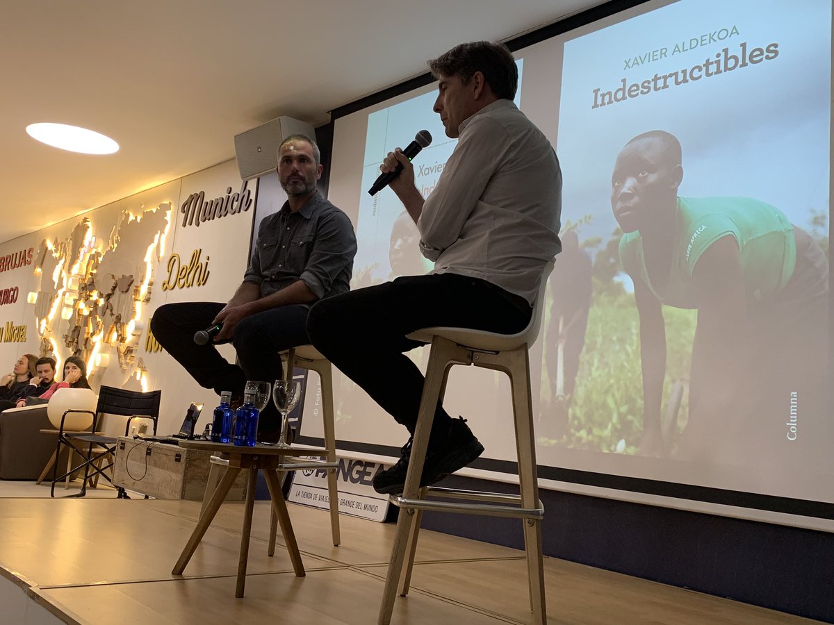 Melpetitpois's tweet photo. Gracias @xavieraldekoa por recordarnos que realmente no sabemos nada sobre África
#Indestructibles #africa #periodismo #libros #leer #Pangea #thetravelstore https://t.co/q5yzVnMCw7