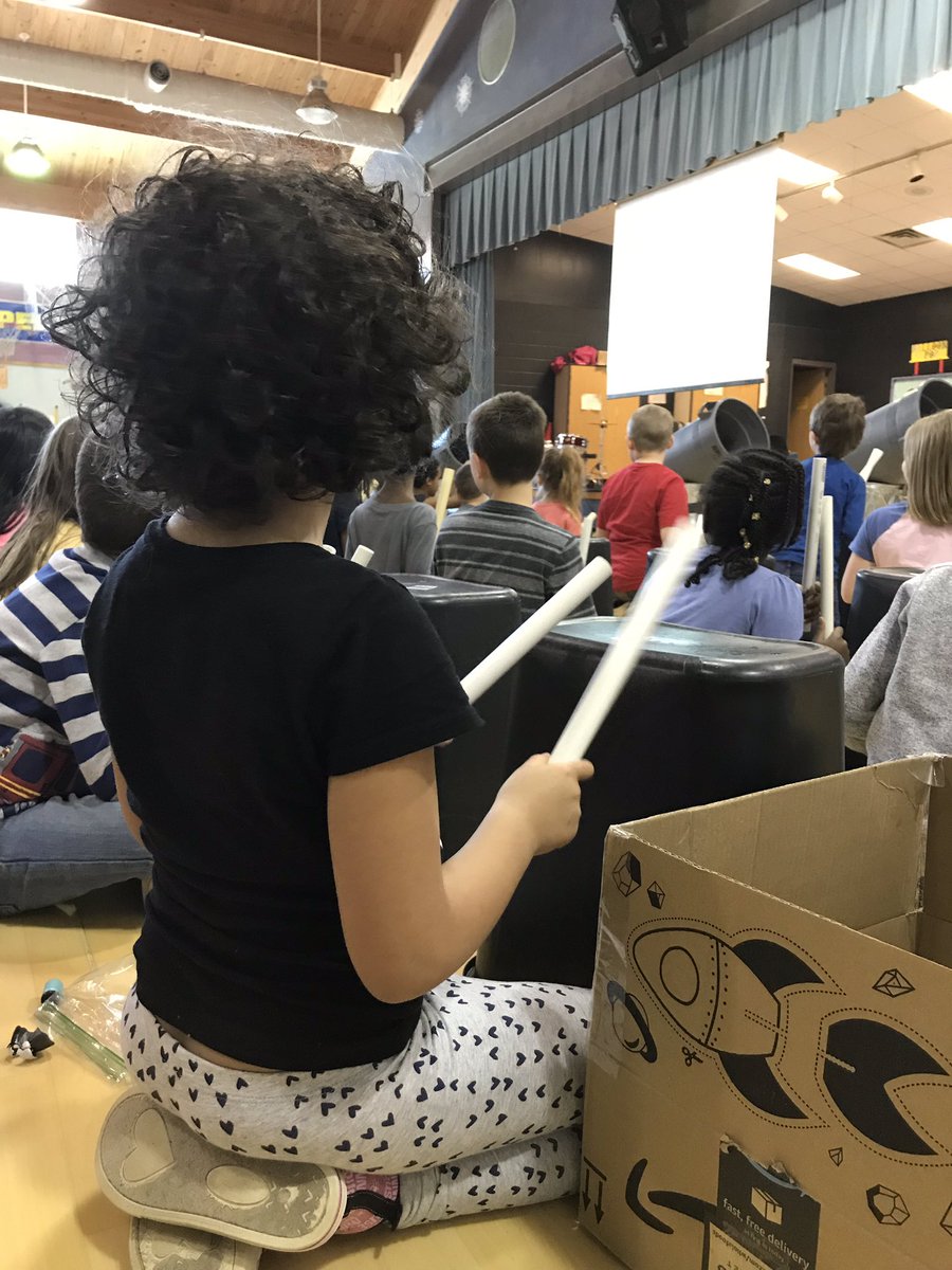 HoskinsCampers's tweet photo. We loved the awesome visit from @NumberDrummer! The kids re-enacting it at recess. ๐#hoskinshappycampers #wakefieldes https://t.co/ukVPeloz2X
