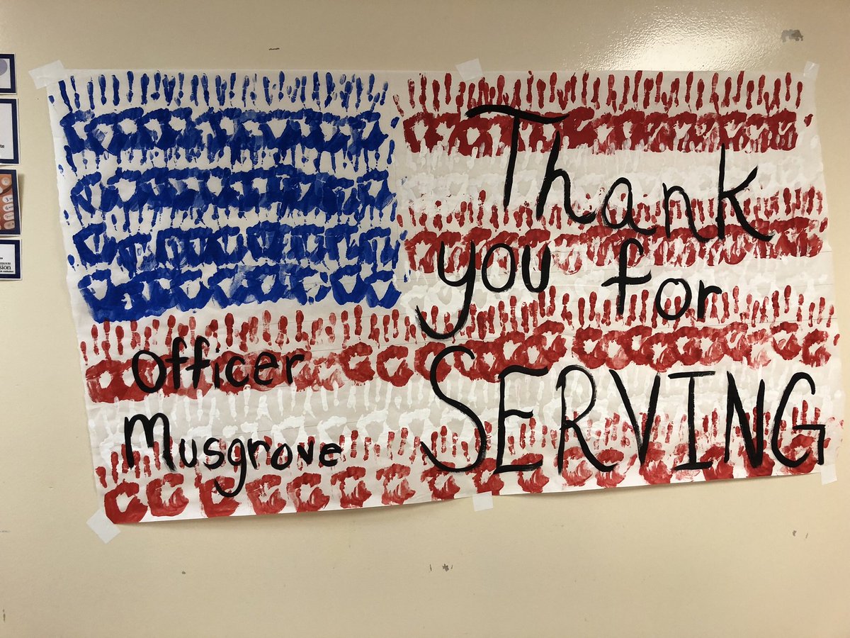 fredmoStuCo's tweet photo. In honor of Officer Musgrove, FHS office organized a(nother) lunch for Friday! StuCo &amp; Leadership showing our appreciation! 🇺🇸 https://t.co/kFNvm8oZeB