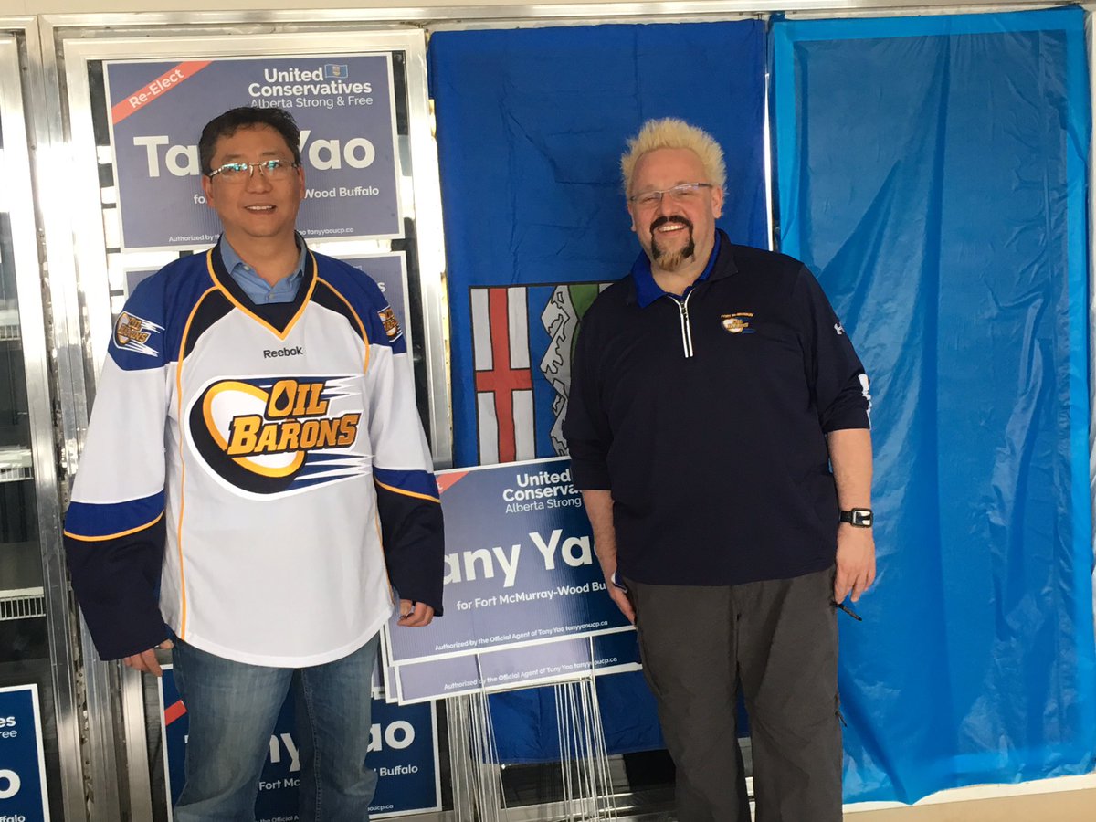 TanyYao's tweet photo. Great to see @HalfmanSpiers drop by tp wish me well on the election. Proudly wearing my @MOBHockey jersey in support of @HumboldtBroncos #jerseysforhumboldt @RMWoodBuffalo @DonaldKScott #ymm #RMWB https://t.co/0UiUi1vt1i