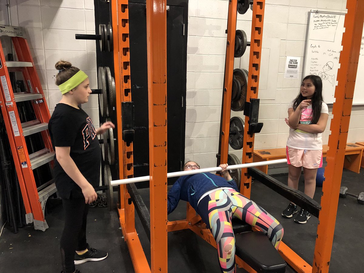 mrsabraves's tweet photo. Shout out to Coach Eaddy @Brave_Football for helping kick off our BSE Stong Mind, Strong Girl group with some basics in weightlifting. They really enjoyed it, and they all definitely felt those squats they learned the next day! #bscommunity #bravenation #strongbravegirls https://t.co/ujc3wzvWQ7