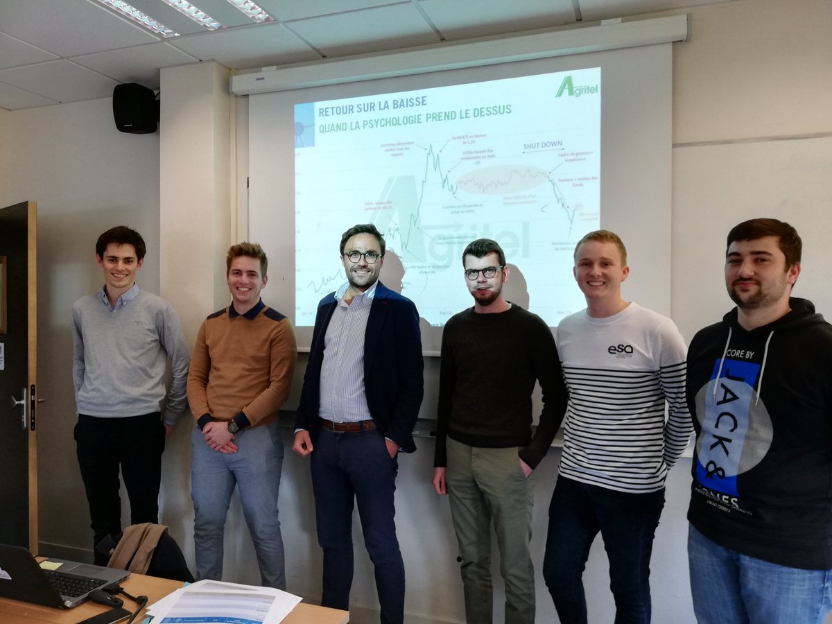 AGRICADRE_ESA's tweet photo. 👍@PortierArthur @agritelparis pour ces 3 journées de formation #Agricadre #ECM #Promo28. Les futurs #acheteurs de #céréales et #conseillers #agriculteurs sont équipés pour #informer #négocier #couverture #risques #prix 🌽👨‍🌾🌎💹🚢 https://t.co/EWXUsXQidV
