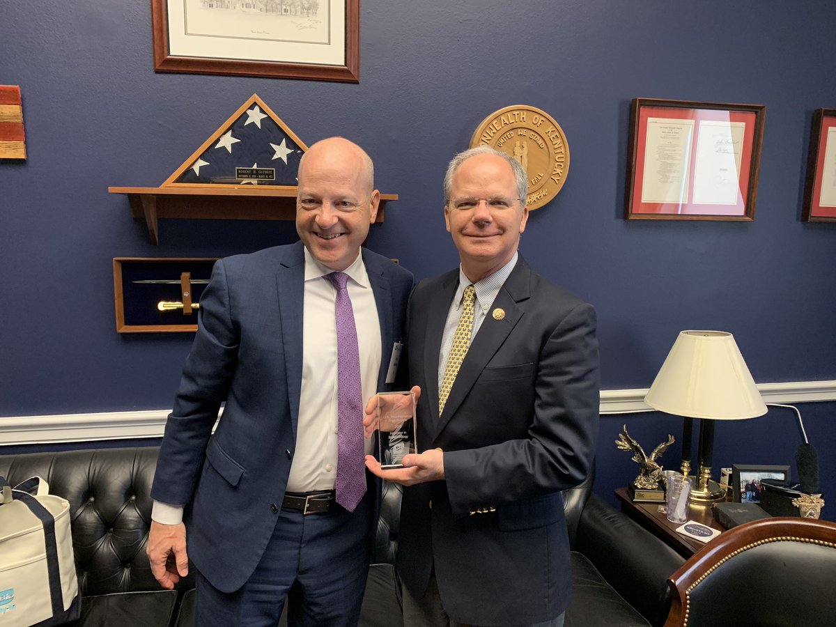 kylifesciences's tweet photo. Very pleased to present @brettguthrie with @IAmBiotech's Innovator in Biotechnology Award. He is a true champion for biotech research and innovation, patients, and the #Kentucky economy! #BIOflyin https://t.co/wsJSzq880D