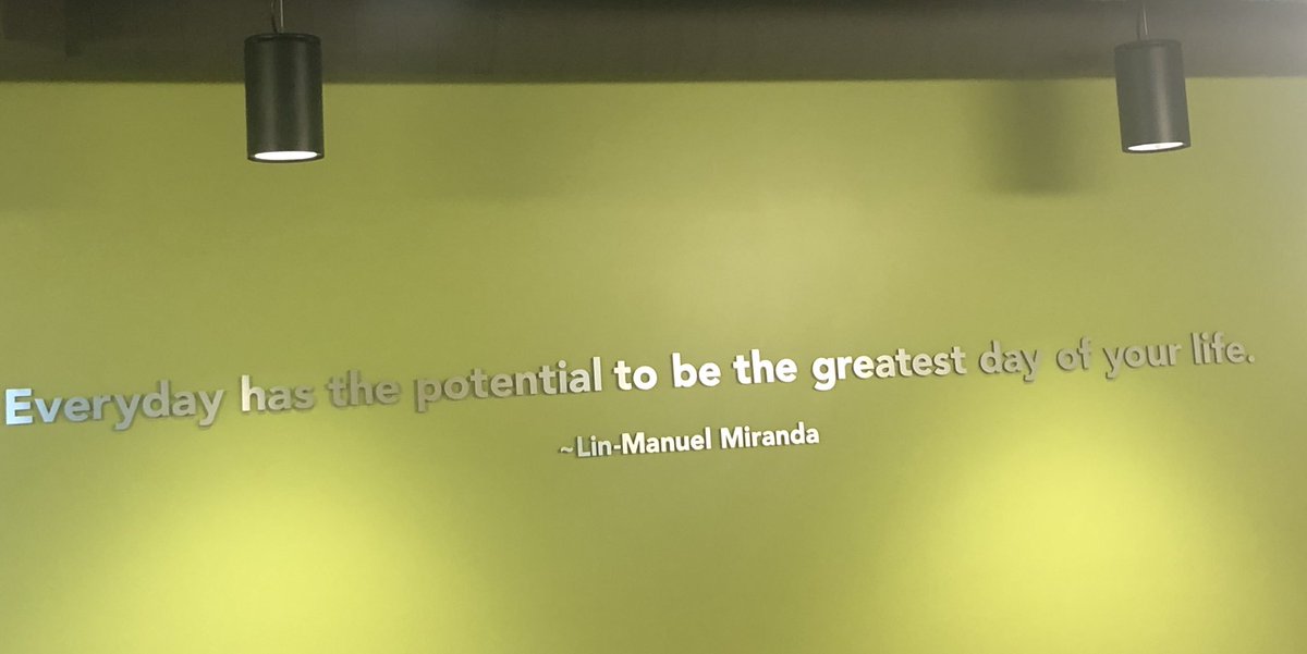 Case Eagles tweet media