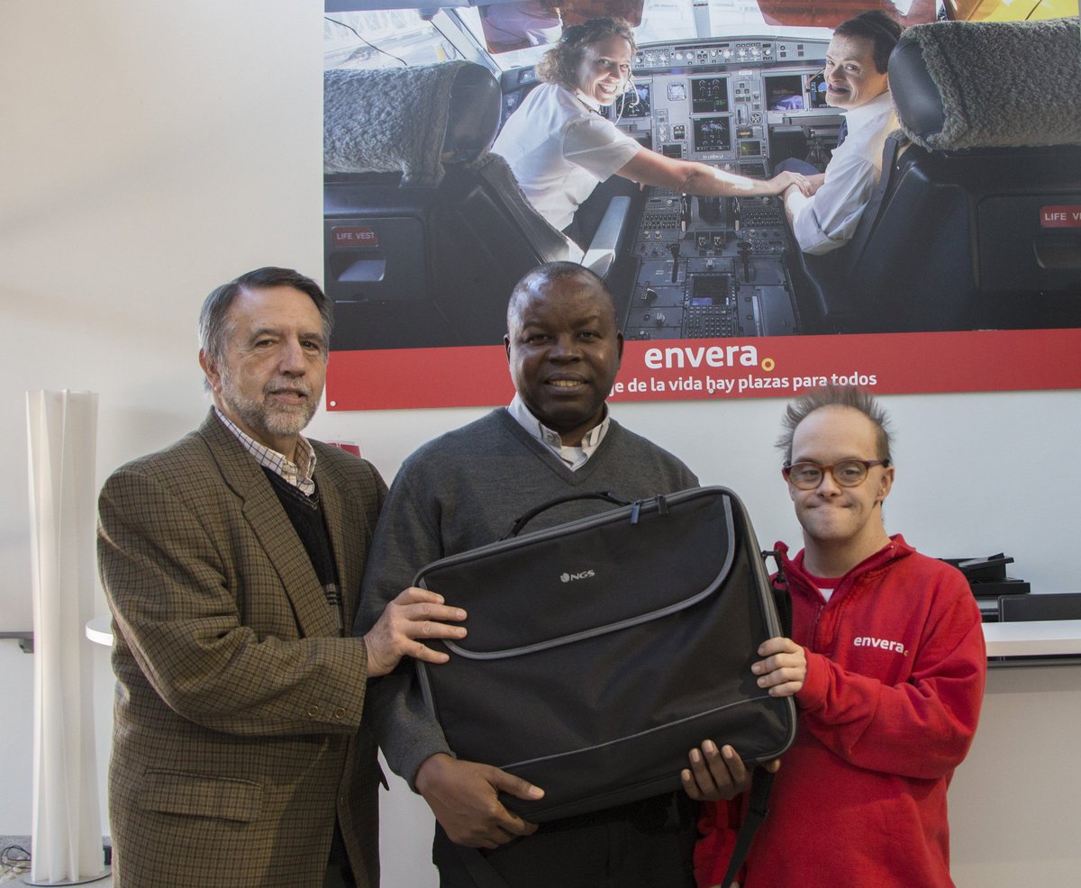 Hace 25 años del genocidio en #Ruanda 😥 El lunes tendremos la oportunidad de escuchar en #RadioTerrícola a Gaétan Kabasha, superviviente de las matanzas y que ahora lidera AUDE, entidad con la que colaboramos desde Envera #PuntoDeInclusión m.facebook.com/story.php?stor…