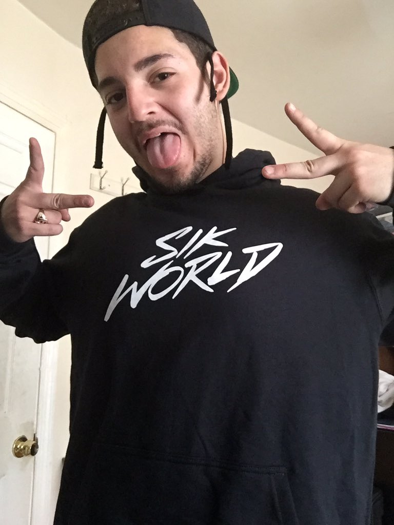 JCGodsLegacy's tweet photo. @SikWorld Anyone Who has not gotten any merch from My Boi 🔥Sikky Apple 🍏 🍎 Seed you better go cop 🚓 some..🙅🏼‍♂️🧢 It’s fire as hell.. 
I will forever and always be Repping his Merch!!!😭😭🙌🏼 Hands Down!!
@KushPapii 
#DefinitelyMakesSense https://t.co/Hyukvbnr8l