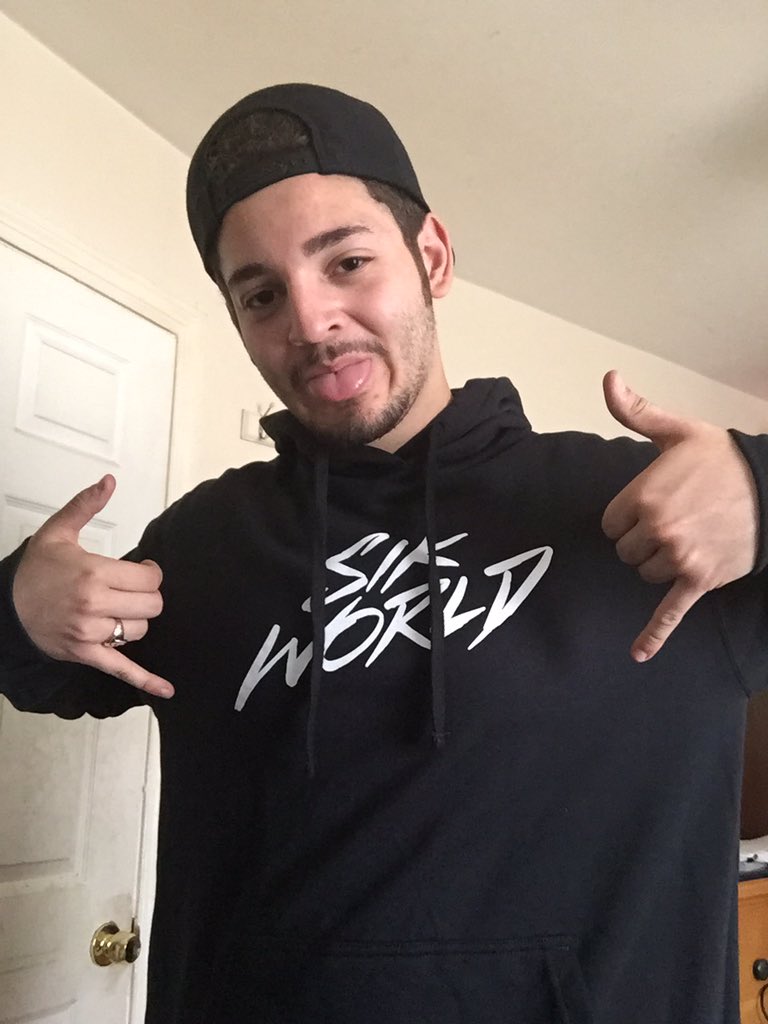 JCGodsLegacy's tweet photo. @SikWorld Anyone Who has not gotten any merch from My Boi 🔥Sikky Apple 🍏 🍎 Seed you better go cop 🚓 some..🙅🏼‍♂️🧢 It’s fire as hell.. 
I will forever and always be Repping his Merch!!!😭😭🙌🏼 Hands Down!!
@KushPapii 
#DefinitelyMakesSense https://t.co/Hyukvbnr8l