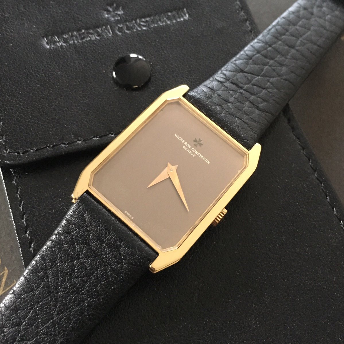 HighLoTime's tweet image. Vacheron Constantin Ref. 39201 in solid 18K Yellow Gold with the Caliber 1015 Movement from the late 70’s #VacheronConstantin #VintageVacheron #VintageWatch #VintageWatches #Timepiece
