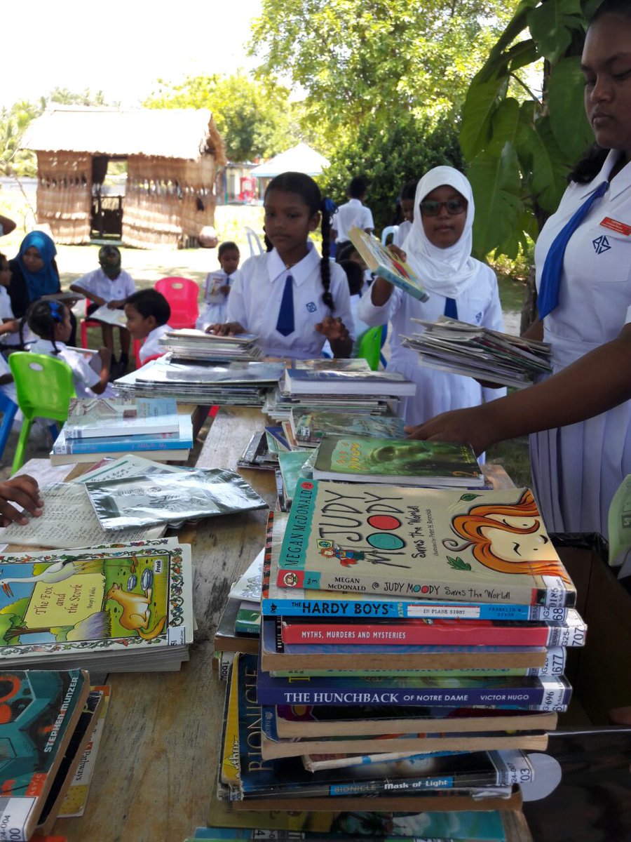 RasgetheemuSch's tweet photo. Celebrating International Children's Book Day. @EducationMV @aisthly @naseer_fathseer @walladealvaro @AzleenaQ
#InternationalChildrensBookDay
#Readwithfun
#ReadtoLead https://t.co/j6DYN59lb8