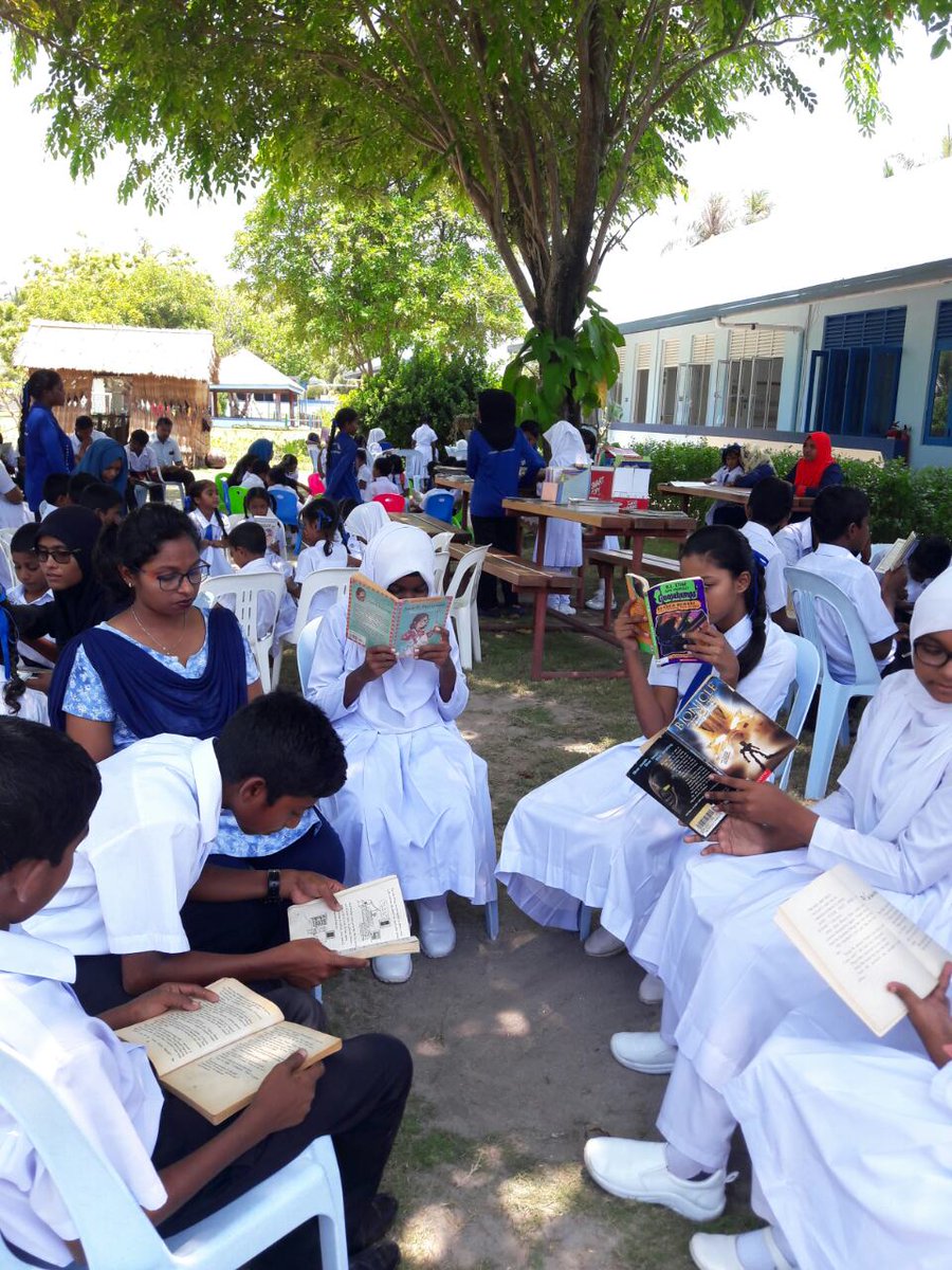 RasgetheemuSch's tweet photo. Celebrating International Children's Book Day. @EducationMV @aisthly @naseer_fathseer @walladealvaro @AzleenaQ
#InternationalChildrensBookDay
#Readwithfun
#ReadtoLead https://t.co/j6DYN59lb8