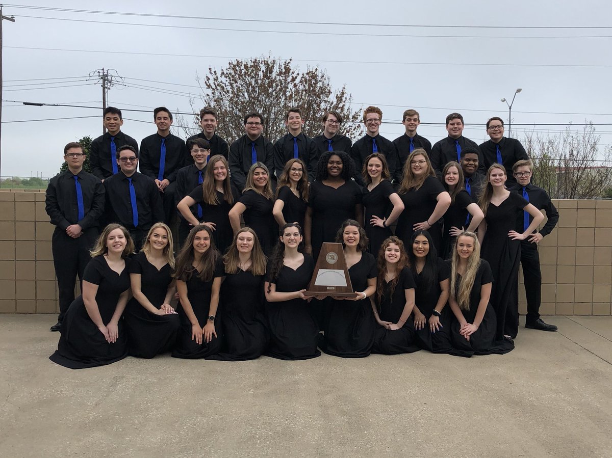 MidloHSChoir's tweet photo. Our Varsity A Capella Choir got sweepstakes today at UIL!! We are so proud of them and all of their hardwork! https://t.co/5nkFR81rGG