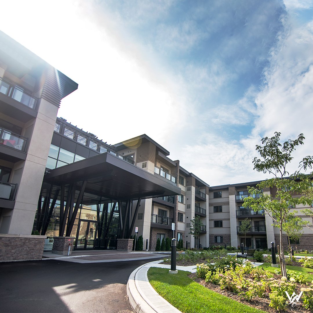 VDProperties's tweet image. We have so many great projects going! But they wouldn't be if it weren't for successful past projects like Wyndham Place in Oakville. 

Wyndham Place is done in VANDYK's signature finishes &amp;amp; inspired by Frank Llyod Wright.

#VANDYK #Oakville #tbt #vandyklegacy #condodesign