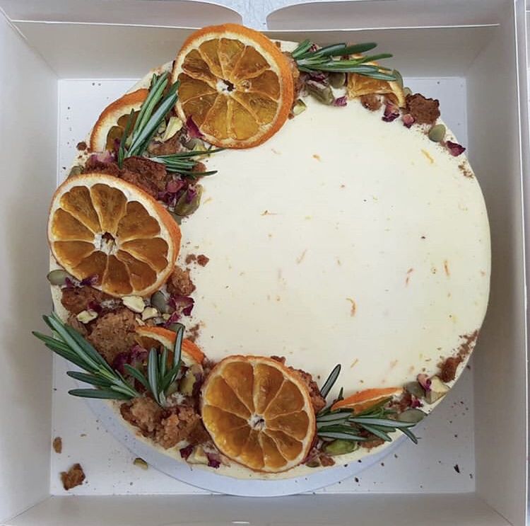 LuminaryBakery's tweet photo. Classy Classic Carrot Cake 🥕🧡🍊
#purchasewithpurpose #socialenterprise #socent #empoweringwomen #luminarybakery #eastlondon #eastlondonbaker #londonfood #londonbaker #bakinglove #storyofmytable #vscocook #vscobake #foodphotography #deliciousfood #huffpostfood #buzzfeast https://t.co/aXAgMQVePv