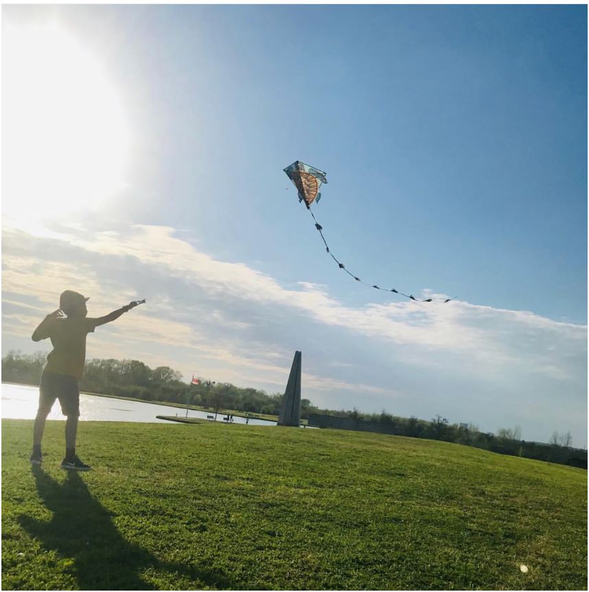 SugarLandParks's tweet photo. #DYK April is National Kite Month? Master the art of flying a kite in one of our 27 parks or at the International Arts Festival on April 27!
Parks Listing ➡️ https://t.co/ekfK5DtiYH
Event info. ➡️ https://t.co/qV06bXGjYn
📸 : @anfam4 #SpringintoArtsSL https://t.co/4tDT1Rwi2X
