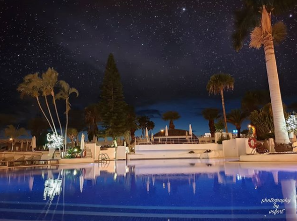 TigotanHotels's tweet photo. Do you know that the sky of The Canary Islands, by geographic location, is one of the best to watch the stars??

We love this amazing picture, Vicente. Thanks!!!

📸 https://t.co/0ZAiOpl1gi

#Tigotanloversandfriends #lovers #Love #Picoftheday #Friends #Tenerife #MainPool https://t.co/rruTvDh7aW