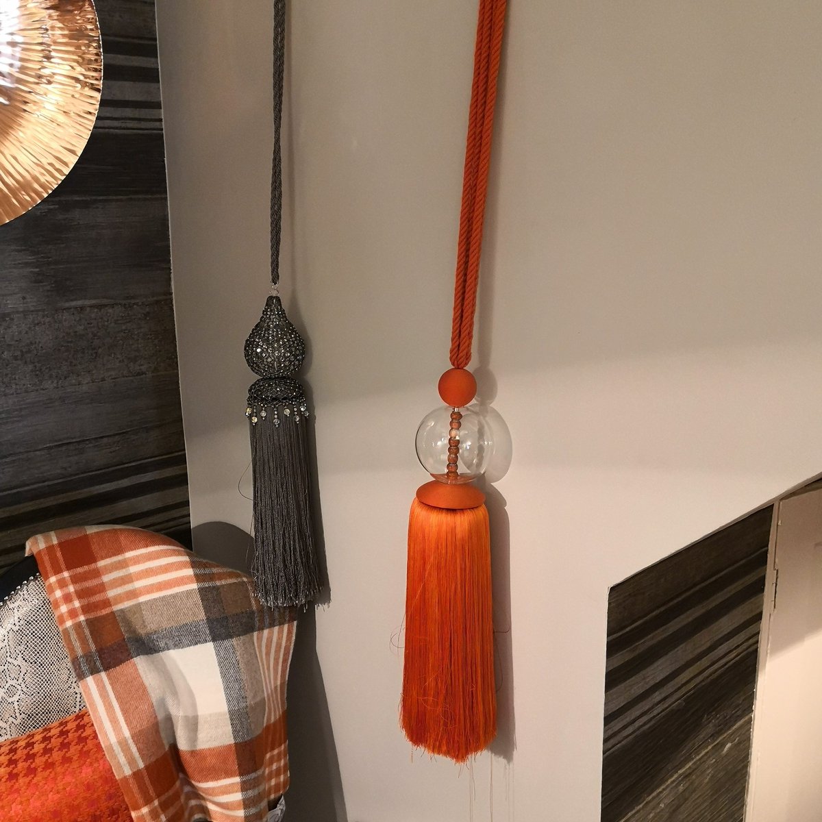 1MargamJones's tweet photo. Using materials such as #wood #yarn #glass #leather #beads #crystals and the #hands of our #specialist team we make #bespoke #tassels #tiebacks #ropes for #curtains #drapes #windows #fabrics With 100s of #colours and #beautiful #designs we can compliment any #luxury #interior https://t.co/vbcXVsN01v