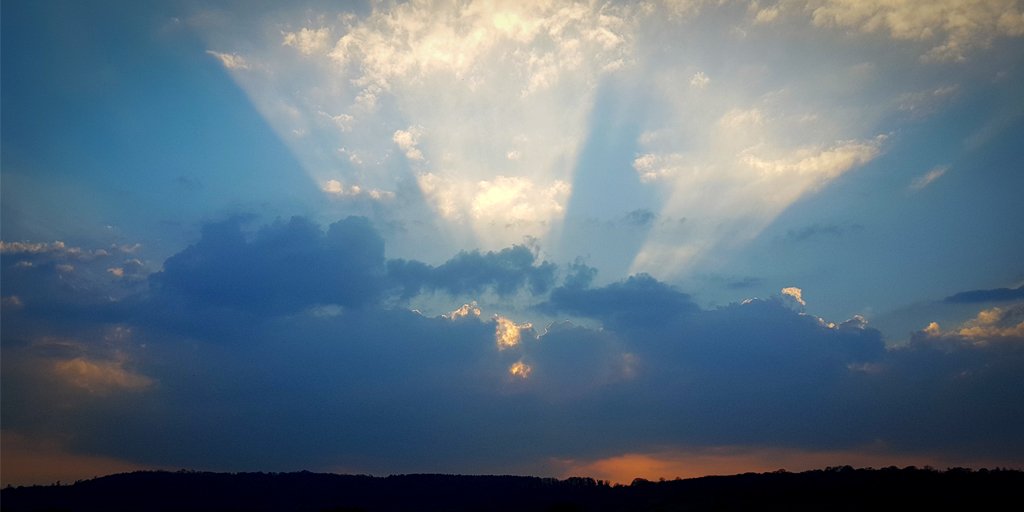 We've got a thing for clouds.

#Hikeoholics #clouds #cloudshapes #clouds☁ #cloudspotting #cloudsky #skyclouds #cloudsphotography #skyandclouds #cloudsinthesky #sunsetclouds #sunset #sunset_pics #sunsetview #hike #hiking #hikingwithkids #hikingfamily #hikinguk #ukhiking