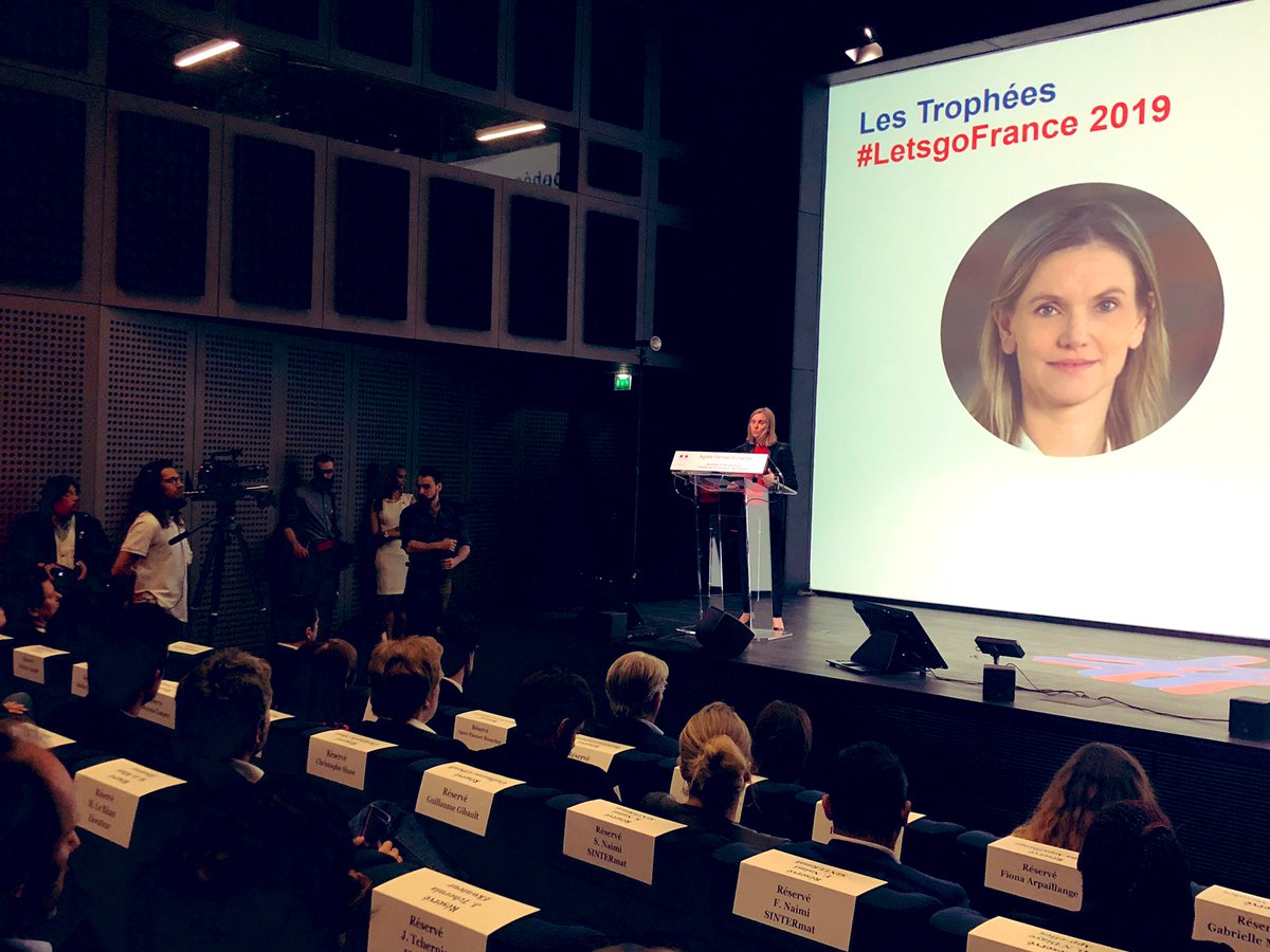 exotec's tweet photo. « En #France il ne peut pas y avoir d’#économie forte sans #industrie forte » @AgnesRunacher secrétaire d’état de l’économie des finances à @joinstationf @LetsgoFrance 
#tropheesLGF #Exotec #industriefrancaise https://t.co/eMcT0N8Xzv