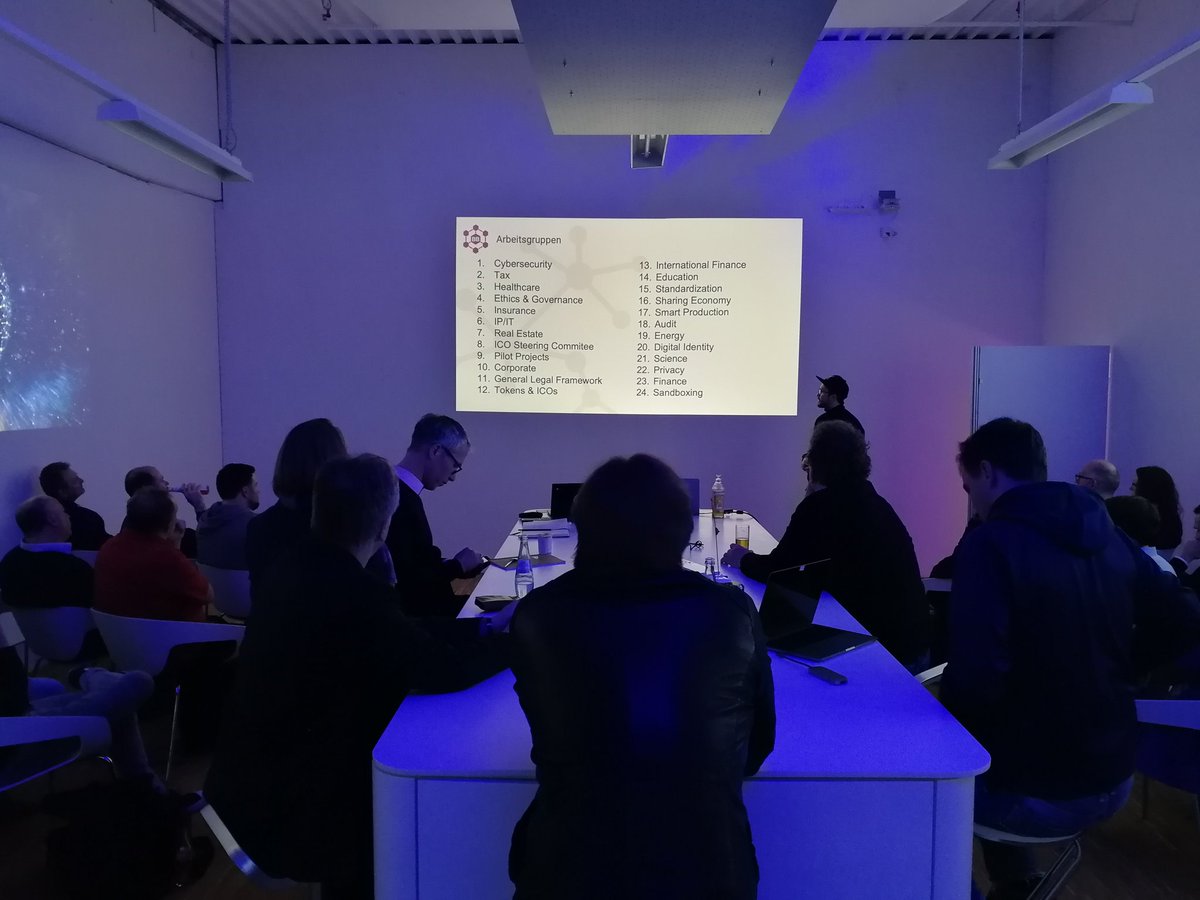 eeccLab's tweet photo. Nach lockerem #Workshop und Kölscher #Tapas geht es nun weiter mit spannenden Impulsvorträgen @KIdecentralized @bundesblock #deepshore @arvatosystems @eeccLab https://t.co/wwxQ6F0LuJ