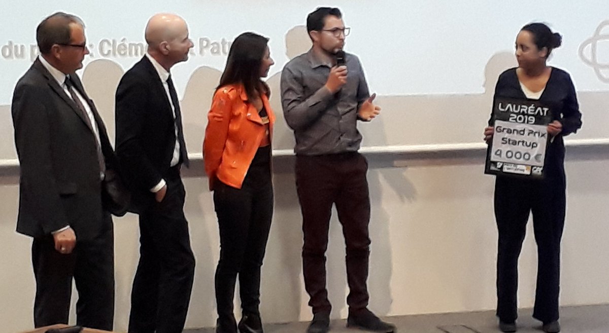 CAAnjouMaine's tweet photo. #prixinitiative le grand prix Start-up est remis dans le cadre du @Prix_Initiative à Clément REVEILLE pour Les pieds dans l'eau https://t.co/aSgTUQ1rvM
