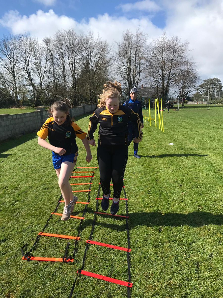MountTalbotNS's tweet photo. We had great fun completing our obstacle course during Active School Week. @irelandactive @activeflag @healthyireland #ASW19 https://t.co/2jc9dswRid