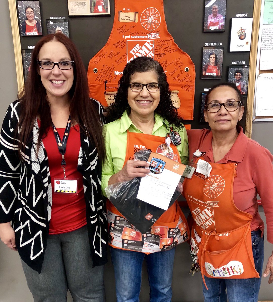 DianaBesett's tweet photo. Thank you Jonie for visiting our store and recognizing these Credit SuperStars. Great partnership!!! @lbrucewillson @mlp814 @joniedc80 @hillaryd07 @Cmorgan3Morgan https://t.co/ePm9qjbf1K