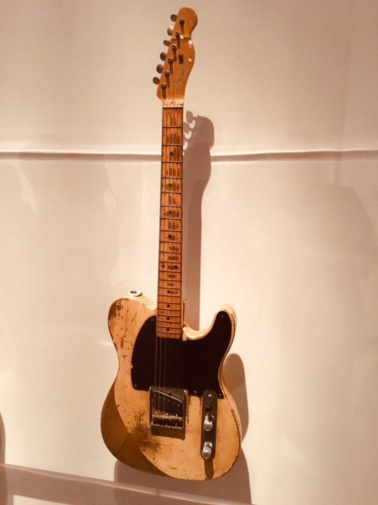 SeymourDuncan's tweet photo. The @Fender Esquire Jeff Beck used in the Yardbirds is truly iconic, & we were floored when he gifted it to Seymour. Now it’s bringing a massive "gear drool” factor to the “Play It Loud: Instruments of Rock and Roll” exhibit.
Check out more here: https://t.co/EP4ahL2SjG. https://t.co/e1lpCWe0m6