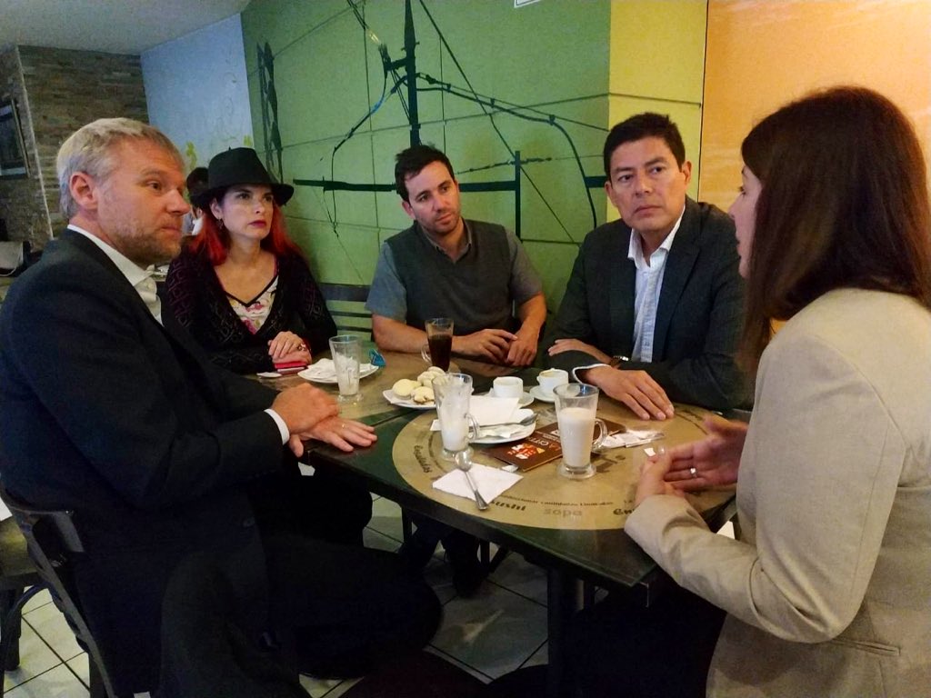 Cómo potenciar energías renovables, eficiencia energética, manejo de residuos y reciclaje en Chile y Argentina. Trabajo conjunto en miras de COP25 con diputada @rosioantinori, <a href="/randrader/">Rodrigo Andrade R.</a> <a href="/cmosellav/">Cristián Mosella 🌅</a> de Plataforma de Liderazgo Sustentable y nuestra  @ladyangelicafr de @evopoliclima