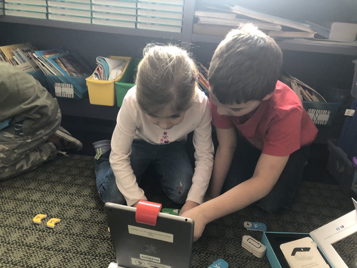 mrwodarczak's tweet image. Afternoon full of coding started in Mrs. Pacer’s class out @AldenPs. Her second grade students started to code using @OsmoCoding #codingwithawbie. Her students loved solving the challenges and helping Awbie through his journey.