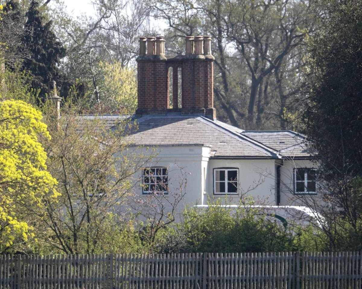 Thais On Twitter That S Frogmore Cottage Now After Intense