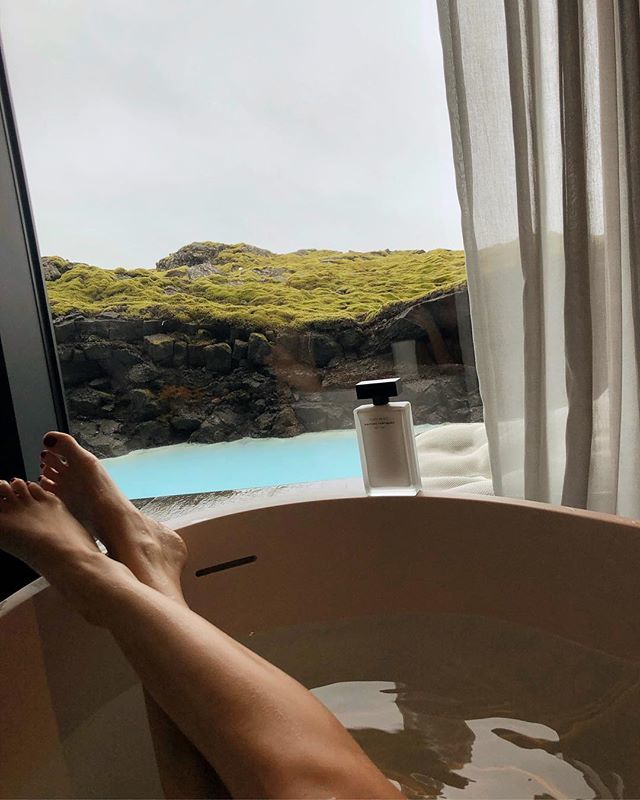 leiasfez's tweet photo. Dream bathtub 🛁 @narciso_rodriguez #puremusc #ad https://t.co/wLiQhJ5mr2 https://t.co/fJCnC1GNJr