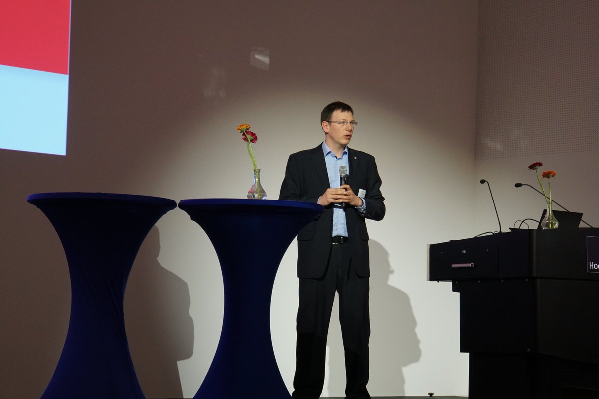 Thomas_Schlegel's tweet photo. #ForumMTI war eine schöne Veranstaltung von @UniTyLab_HHN, @IHK_Heilbronn und @VDC_Fellbach - mit Stand von @IBIZ_Innovation zu #ProConn und #Industrie40 sowie meinem Vortrag zu "Smarten Assistenzsystemen" für #Industrie40 bei @IUMS_HsKA in #CyProAssist und #RESPOND_IIoT https://t.co/3Cv1MPC5Oz