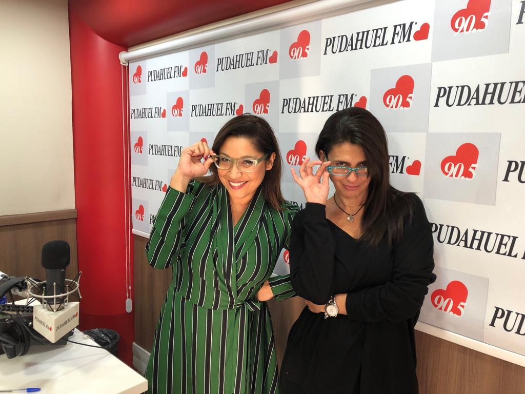 RadioPudahuel's tweet photo. Ya estamos al aire con la gran licuadora en las #MuñecasPudahuel
llámanos al 223812020-21-22...además envíanos tus audios, COMENTARIOS Y BUENA ONDA AL +56 9 94505122 y no te olvides @claudiasaezh_ @Siliconvalle y recuerda visitar https://t.co/F6FaNDC0Kn https://t.co/ZI0esXkEKc
