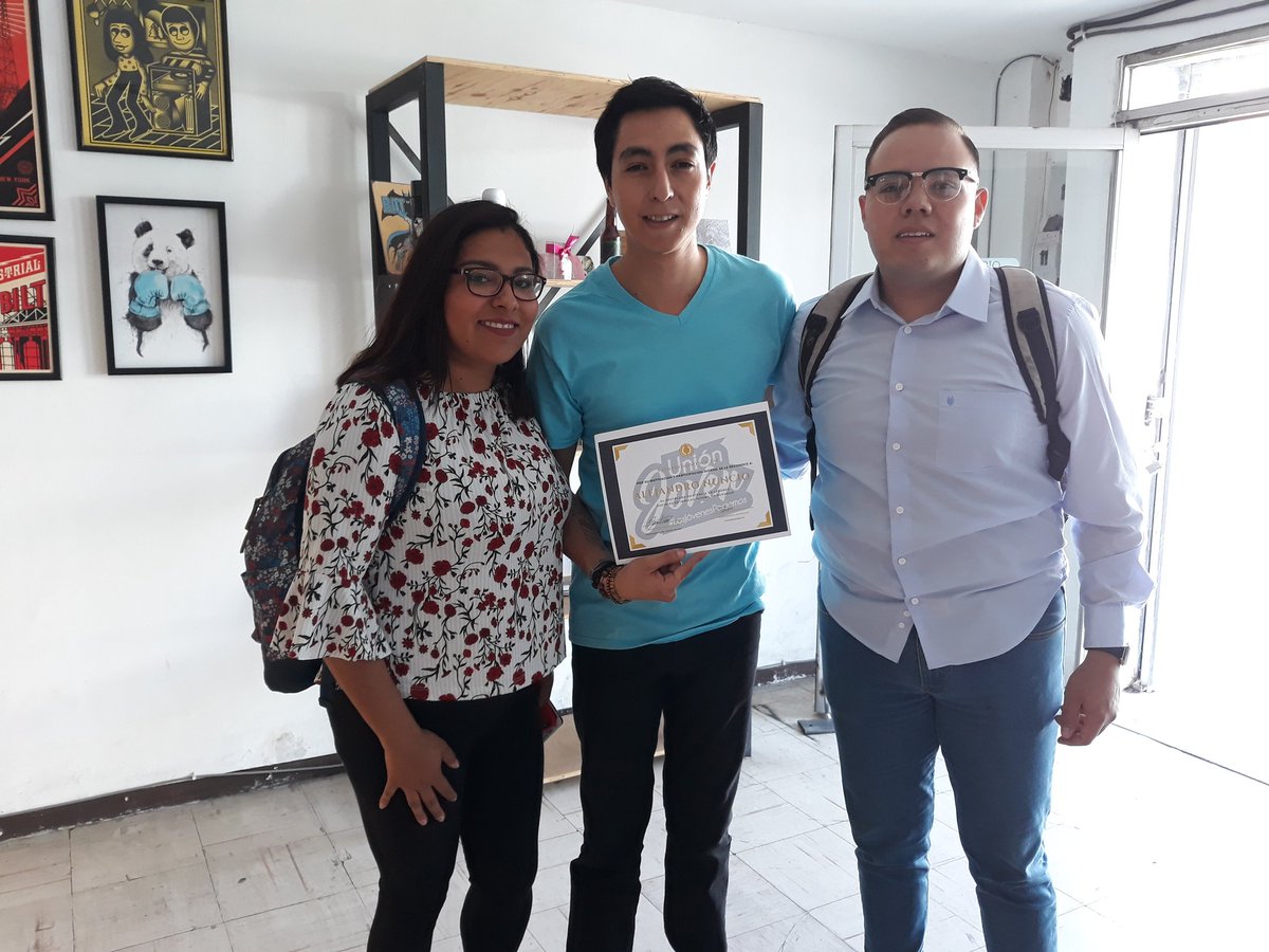 NuncioAlex's tweet photo. Gracias al nuevo comité de @joven_union por el reconocimiento. Gracias en verdad amigos y espero que sigan con la misma convicción de ayudar a las perdonas de #Durango.
Nunca olvidaré que #LosJóvenesPodemos https://t.co/JnUUZPialv