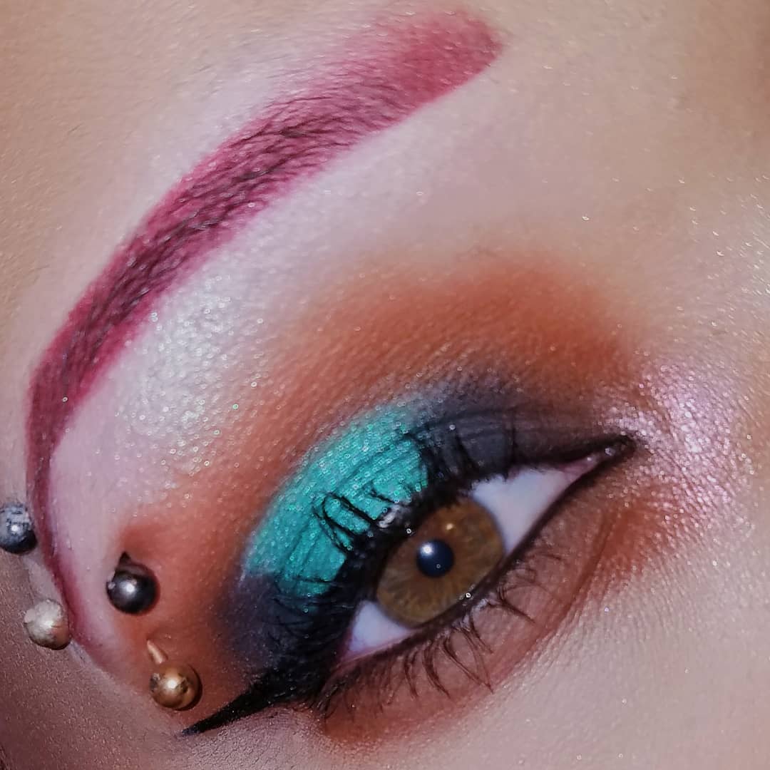 _Victoria_Joann's tweet photo. 💎💫A shiny halo eye💫💎
#makeup #makeupinspinration #makeuplook #selfie #mua #eyesshadow #beauty #makeupartist #art #cosmetics #makeuplife #makeupaddict #makeuponpoint #makeupjunkie #me
#artist #blackgoth #love #motd #foundation #facecandy #badhabitbeauty #colourpop #haloeye https://t.co/hi3s6uQM0q