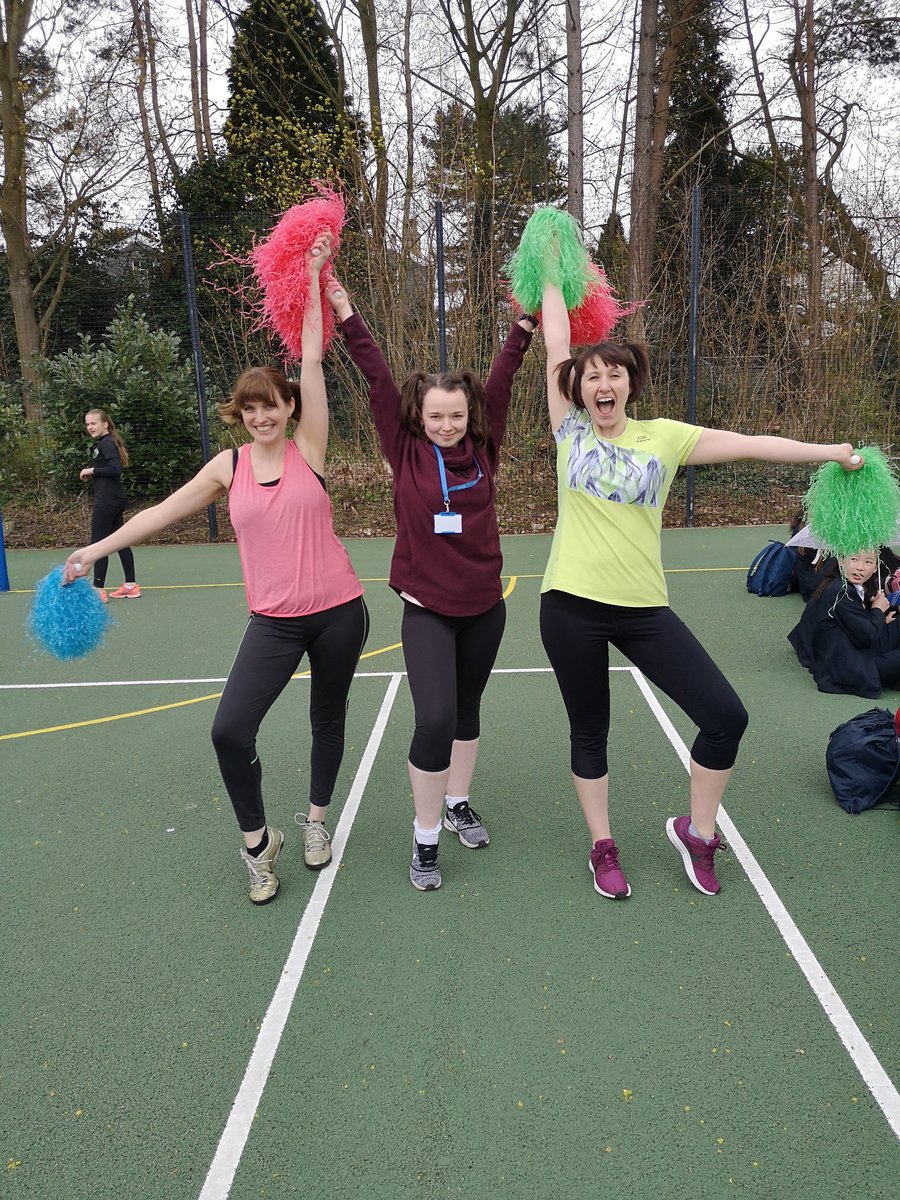 aggs_english's tweet photo. Team English and @AGGSDrama putting those spelling skills to good use for @aggspe Alty AllStars Netball Match! #givemeanE #walkerwolves #bloomfieldbulls https://t.co/HcmpX3KTjB