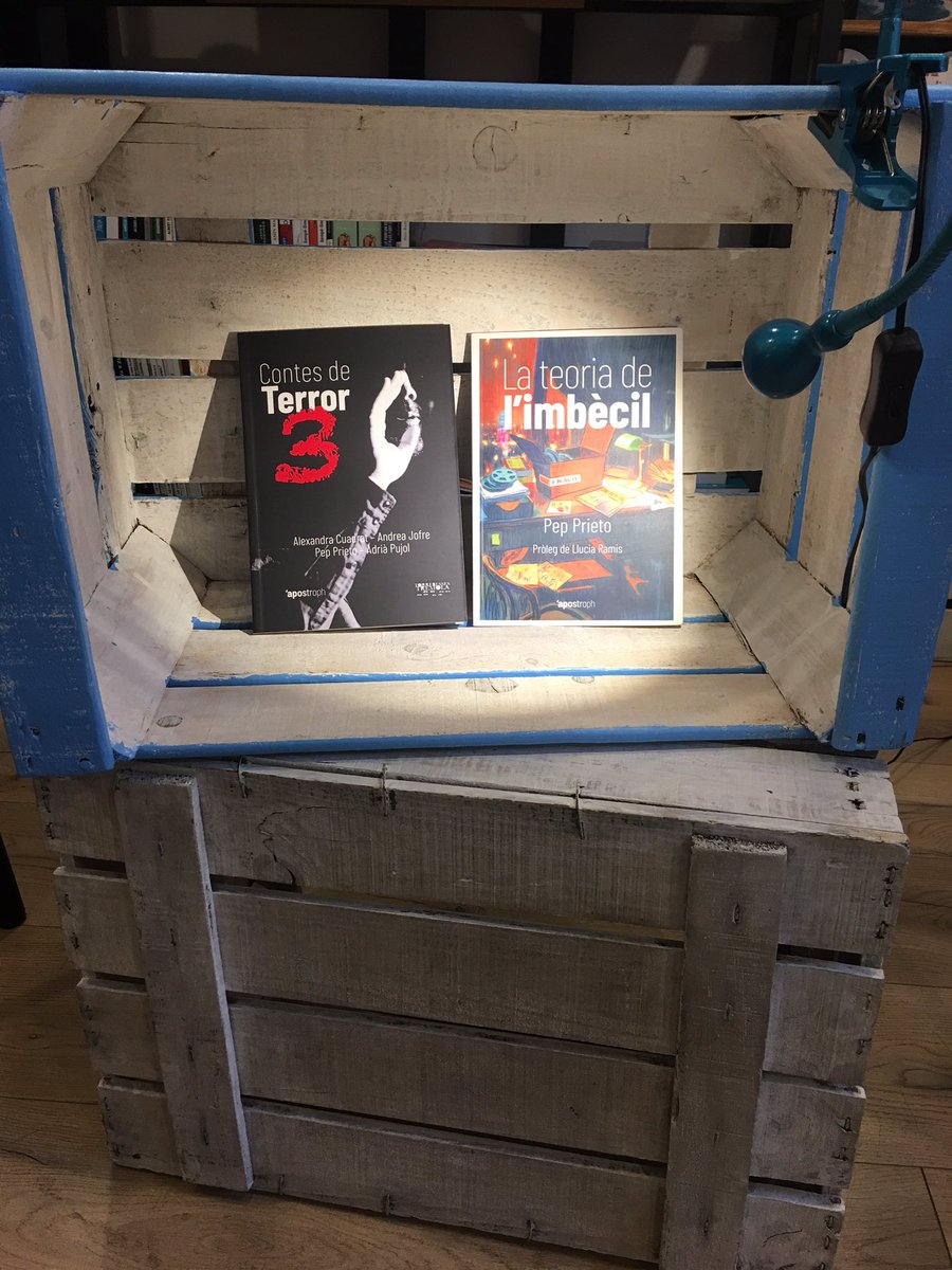 postroph's tweet photo. Moltes gràcies a en Francesc, de La Bookman, i als lectors de Figueres per la seva acollida! Hem presentat ‘La teoria de l’imbècil’ i ‘Contes de terror 3’ amb en Pep Prieto i l’Andrea Jofre. #LaTeoriaDeLImbècil #ContesDeTerror3 https://t.co/MpbhpbnJMT