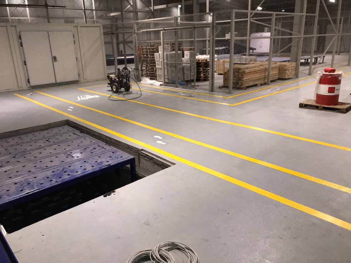ErmTrafik's tweet photo. Fabrika içi zemin çizgileri https://t.co/IWLM7XzPeX