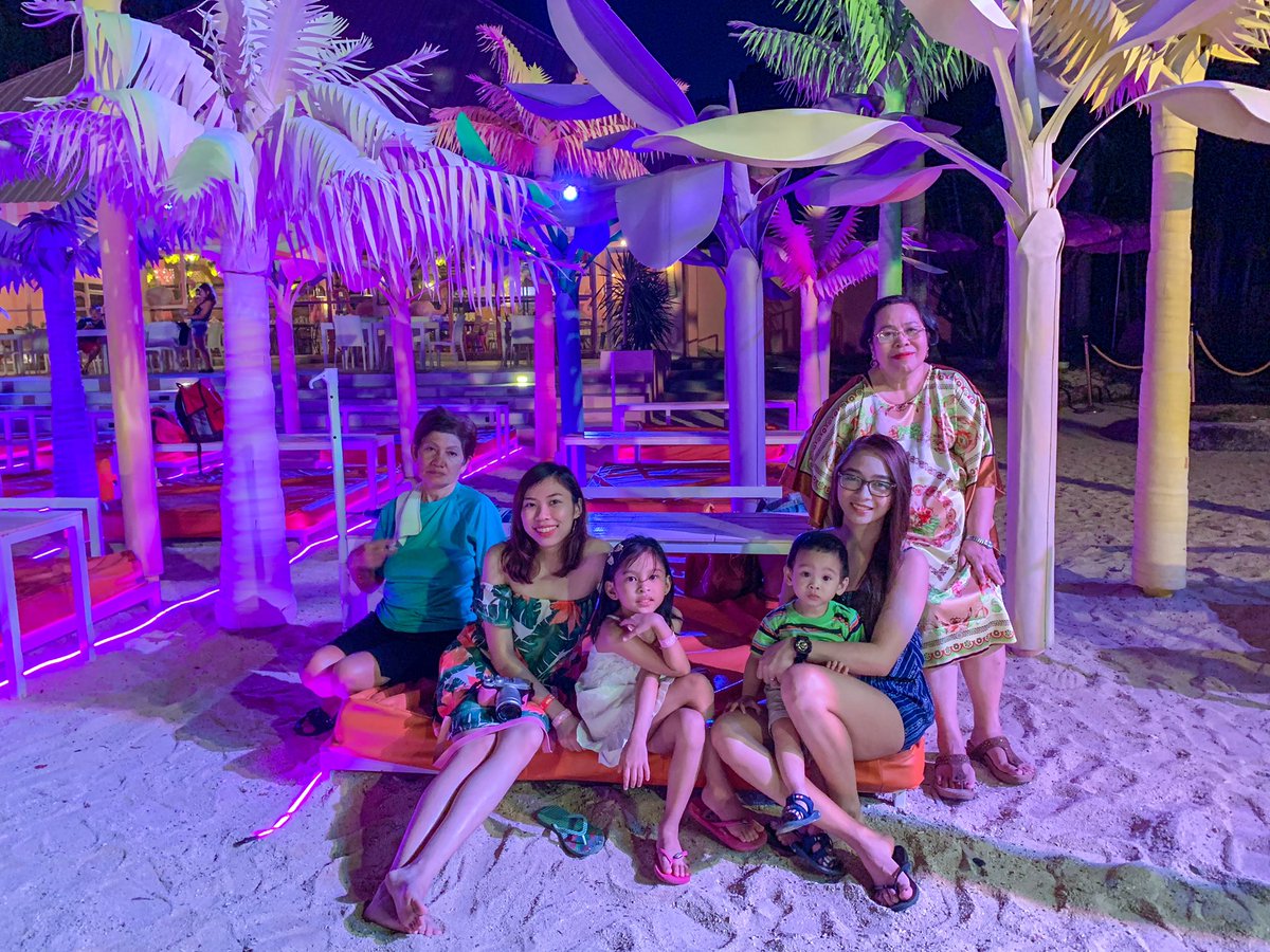 llorDezz's tweet photo. This place makes us super
Hา-Aา-Pา-Pา-Yา! ๐ค๐ป๐๐ป๐ฅฐโฅ๏ธ #AthaliaZuleyka6thBdayBash #SummerSpirit2019 #TataKahulugan #TeamMeaning https://t.co/upu57eOWRT