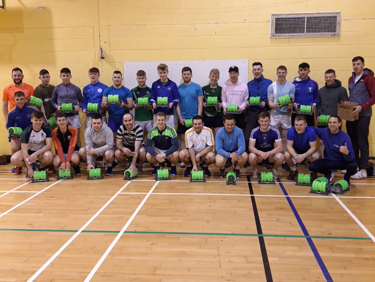 patrickswellgaa's tweet photo. Thanks to Noel Marshall for giving the Patrickswell Senior Hurlers a Back Baller each! https://t.co/n3tbMmQmiE
