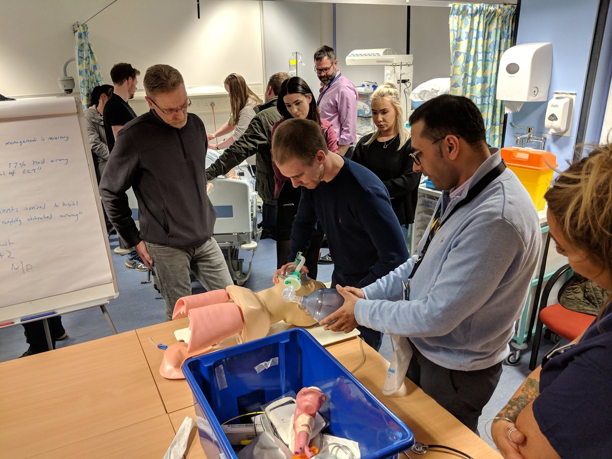 Leah_Dobson1's tweet photo. @omar_irfan teaching basic airway management on #YCBLC
@teaandmedals @drpjdickinson @YorksAmbulance @YorkTeachingNHS https://t.co/yTZxGOQmUu
