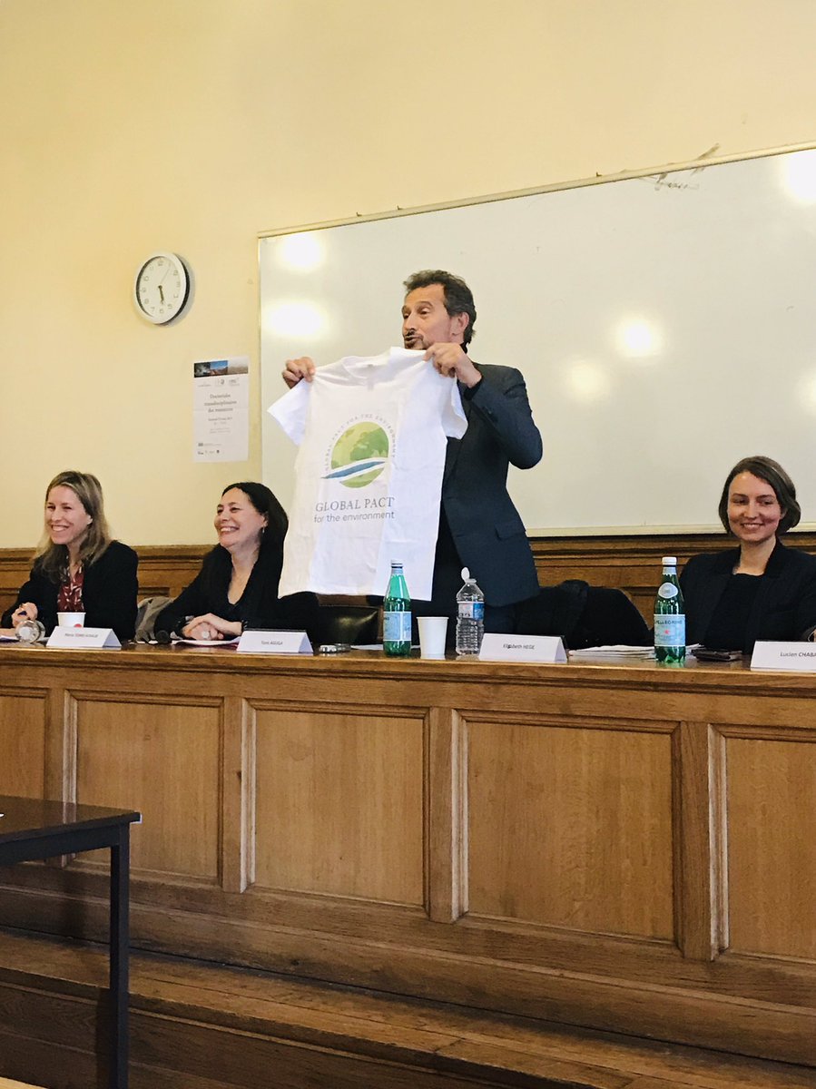 ajdeorg's tweet photo. L’AJDE était présente à la conférence présentant les différents projets de pactes mondiaux pour l’environnement. Des échanges vifs &amp; passionnants avec @corinnelepage #ChristianHuglo @AguilaYann @MichelPrieur @DeclarationDHU @PactEnvironment #onepactoneplanet https://t.co/eZ9aHWifvW