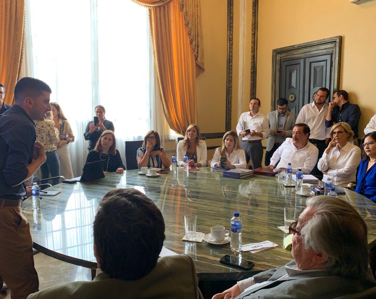 NathalieCely's tweet photo. Súper contenta representando a @FEducate y a @StrategaB en los esfuerzos por concretar a la #ComisióndeInnovación de #Guayaquil. Siempre listos a apoyar iniciativas que construyan #futuro para esta ciudad y el país. https://t.co/8tyG6IIT3K