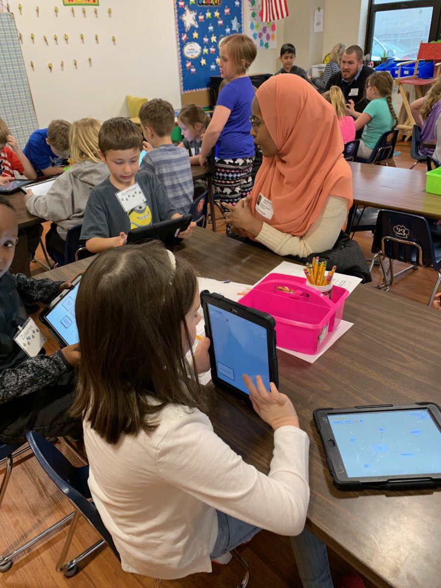 msginelles2nd's tweet photo. We talked to the experts today in second grade! #mayoscientists in the house! @LincolnK8School So many questions and excitement to learn about our zebra fish embryos!  #insciedout #lifecyclemodule https://t.co/GFaRqeJqVp