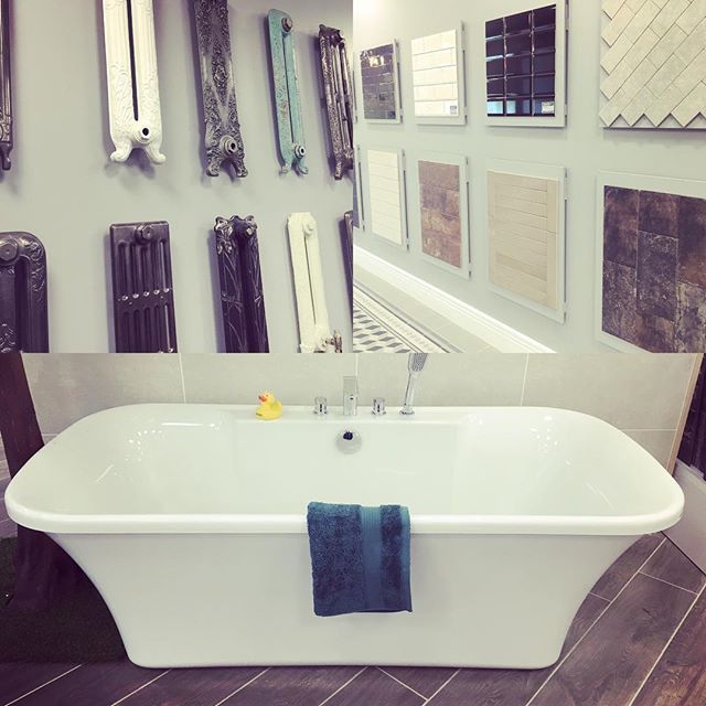 Kerrybel's tweet image. Event alert! Delighted to have been asked to the #springrevival @bassettsbathrooms in Bangor. A couple of my favourite specimens - in particular the different kinds of vintage style radiators 
#bathroomstyle #bathroom #interiordesign ift.tt/2Uh2Gyf