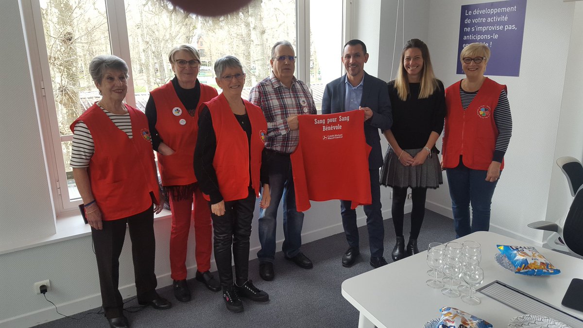 lorentroy15's tweet photo. #Credit Mutuel Arkea caisse de Vichy partenaire d'une grande cause  Donner son sang c'est sauver des vies . C'est aussi cela la 5ème 🌟 https://t.co/IQnVXVrvtb